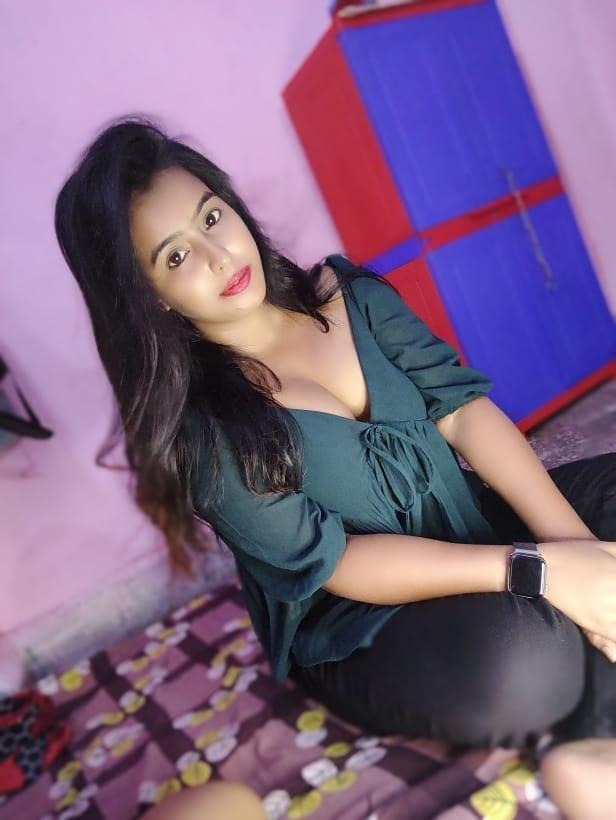 Gauri Pathak - Call Girl in MI Road, Jaipur